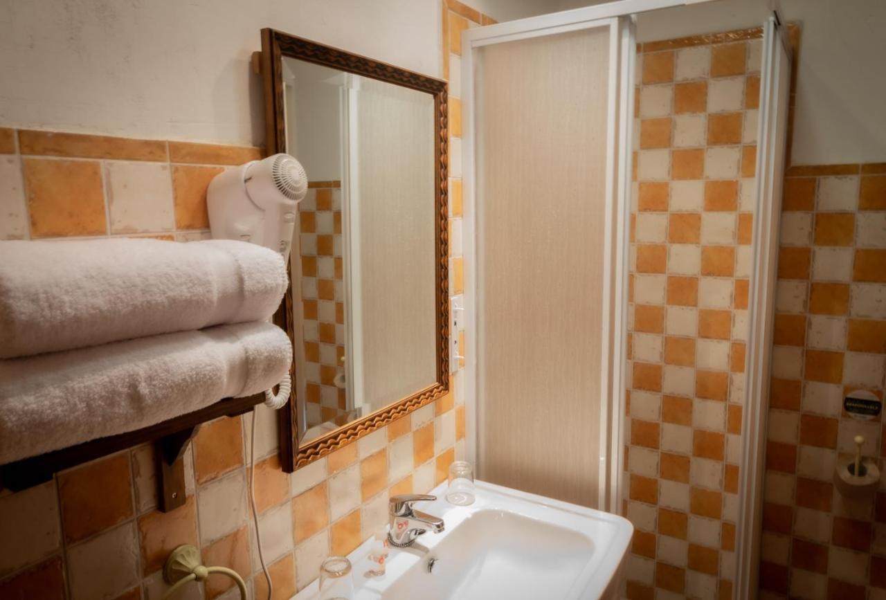 Posada Pena Pintada By Vivere Stays Cercedilla Ngoại thất bức ảnh